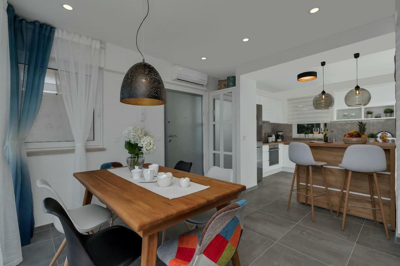 Charming Apartment Tissa With Sea View Makarska Ngoại thất bức ảnh