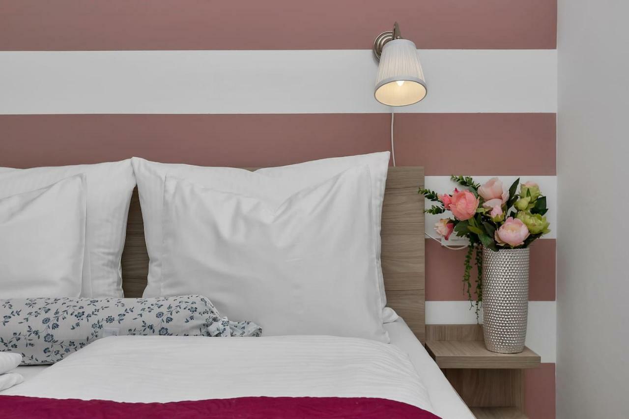 Charming Apartment Tissa With Sea View Makarska Ngoại thất bức ảnh